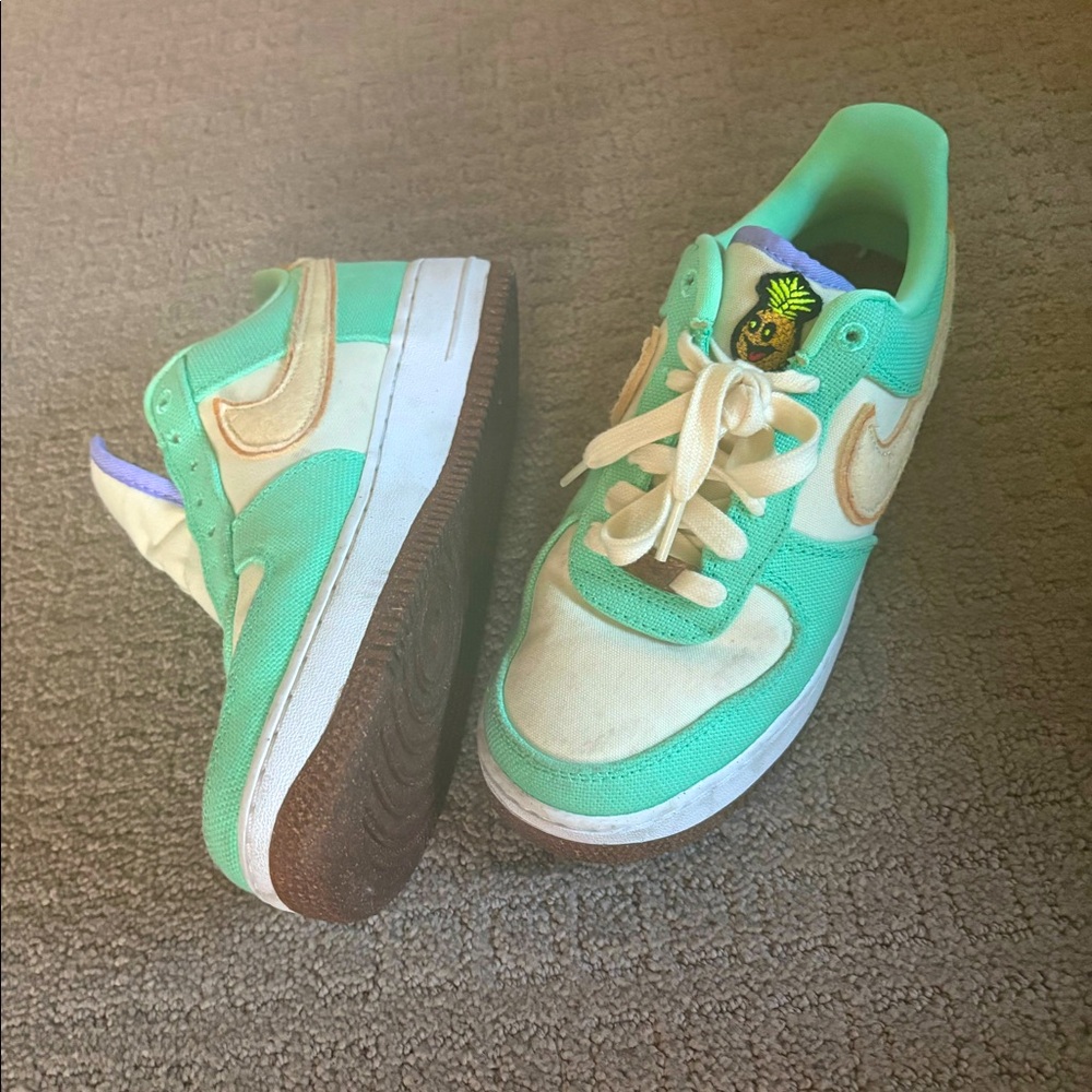 Never worn Nike low air force 1 ‘07 pineapple
